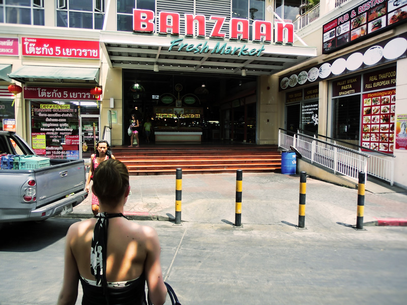 Banzaan-fresh-market